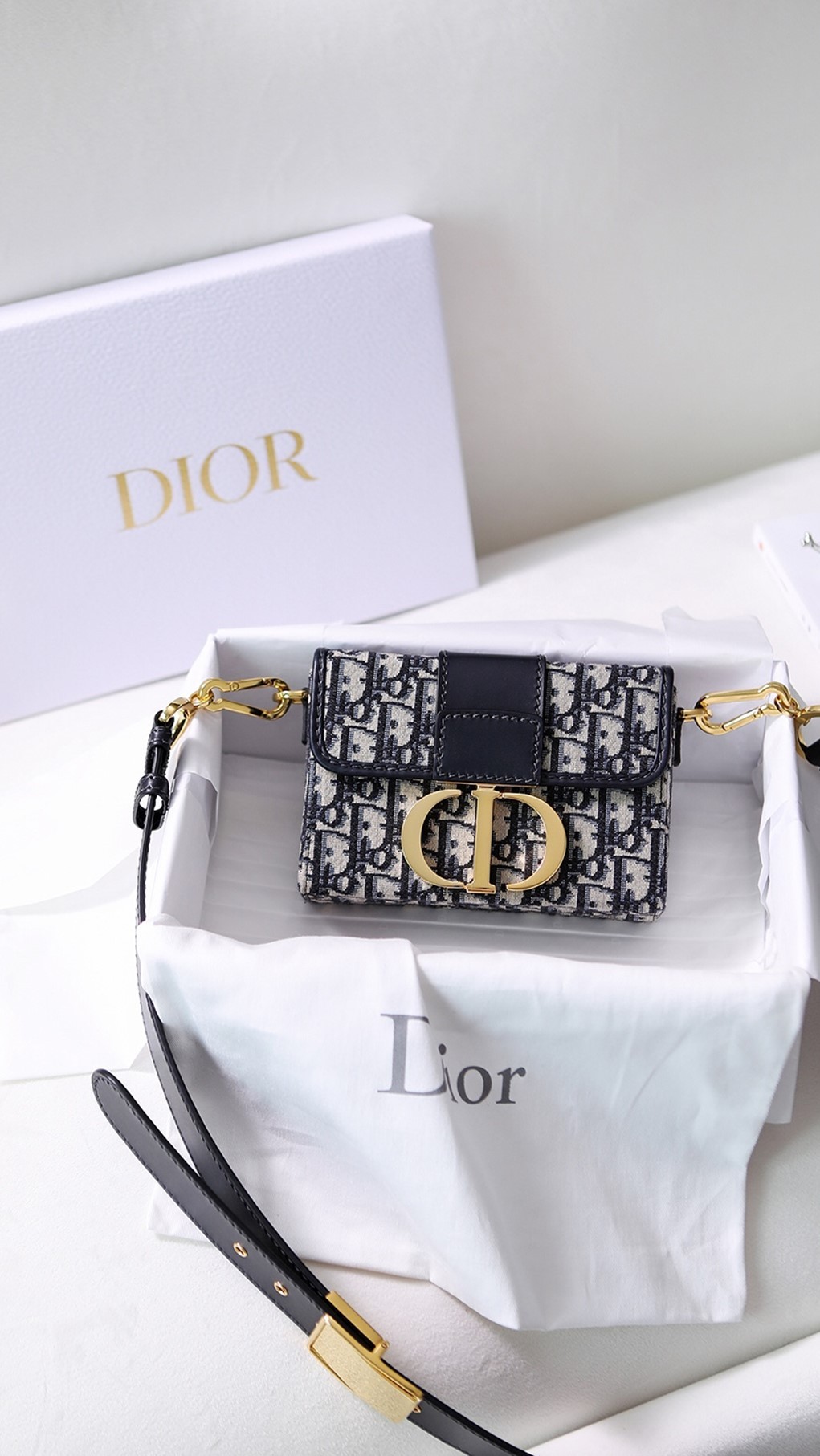 How good is the quality of replica bags Let’s take a look at this top replica Dior Montaigne 30 (2022 new edition)-Best Quality designer Bag Review, and online shopping, designer bag ru