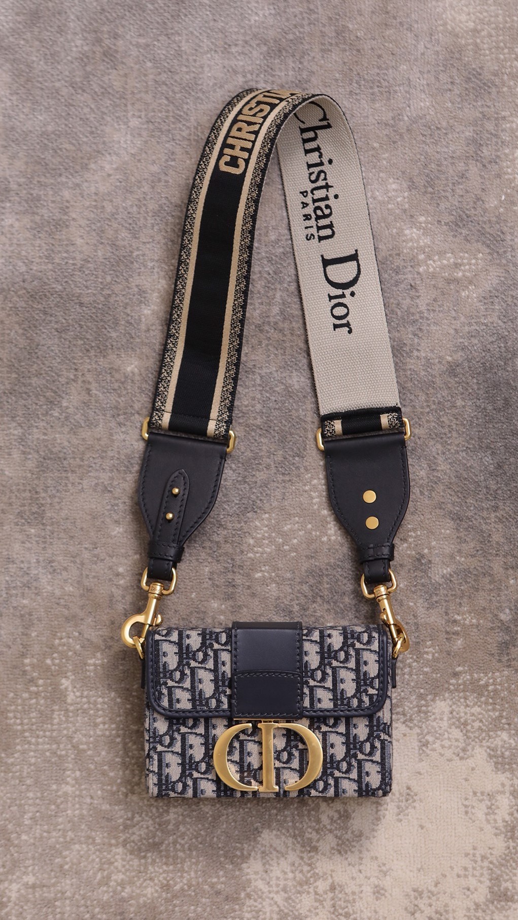 How good is the quality of replica bags Let’s take a look at this top replica Dior Montaigne 30 (2022 new edition)-Best Quality designer Bag Review, and online shopping, designer bag ru