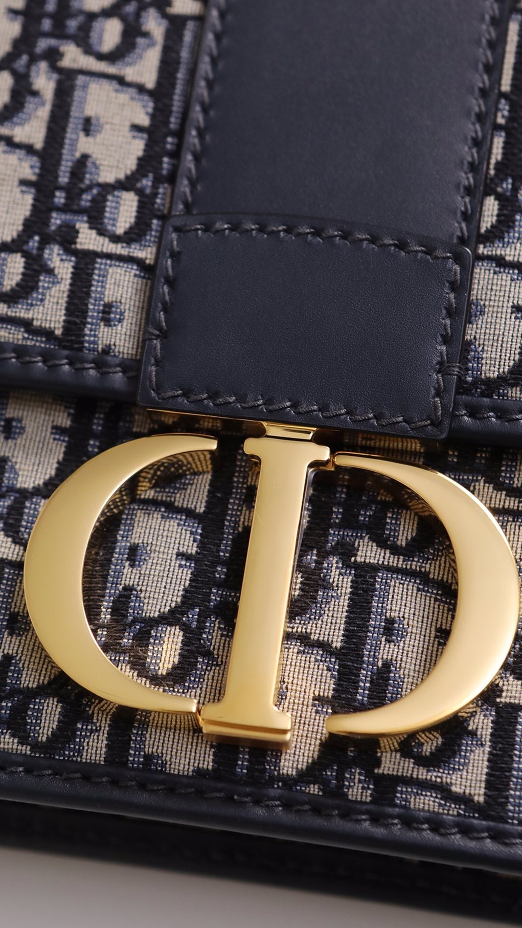 How good is the quality of replica bags Let’s take a look at this top replica Dior Montaigne 30 (2022 new edition)-Best Quality designer Bag Review, and online shopping, designer bag ru