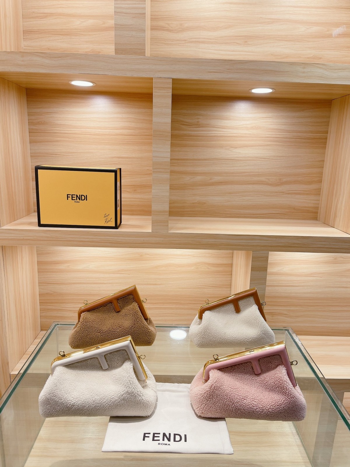 Autumn and winter popular fashion Fendi First replica bags (updated in 2022)-Best Quality designer Bag Review, and online shopping, designer bag ru Autumn and winter popular fashion Fendi First replica bags (updated in 2022)-Best Quality designer Bag Review, and online shopping, designer bag ru