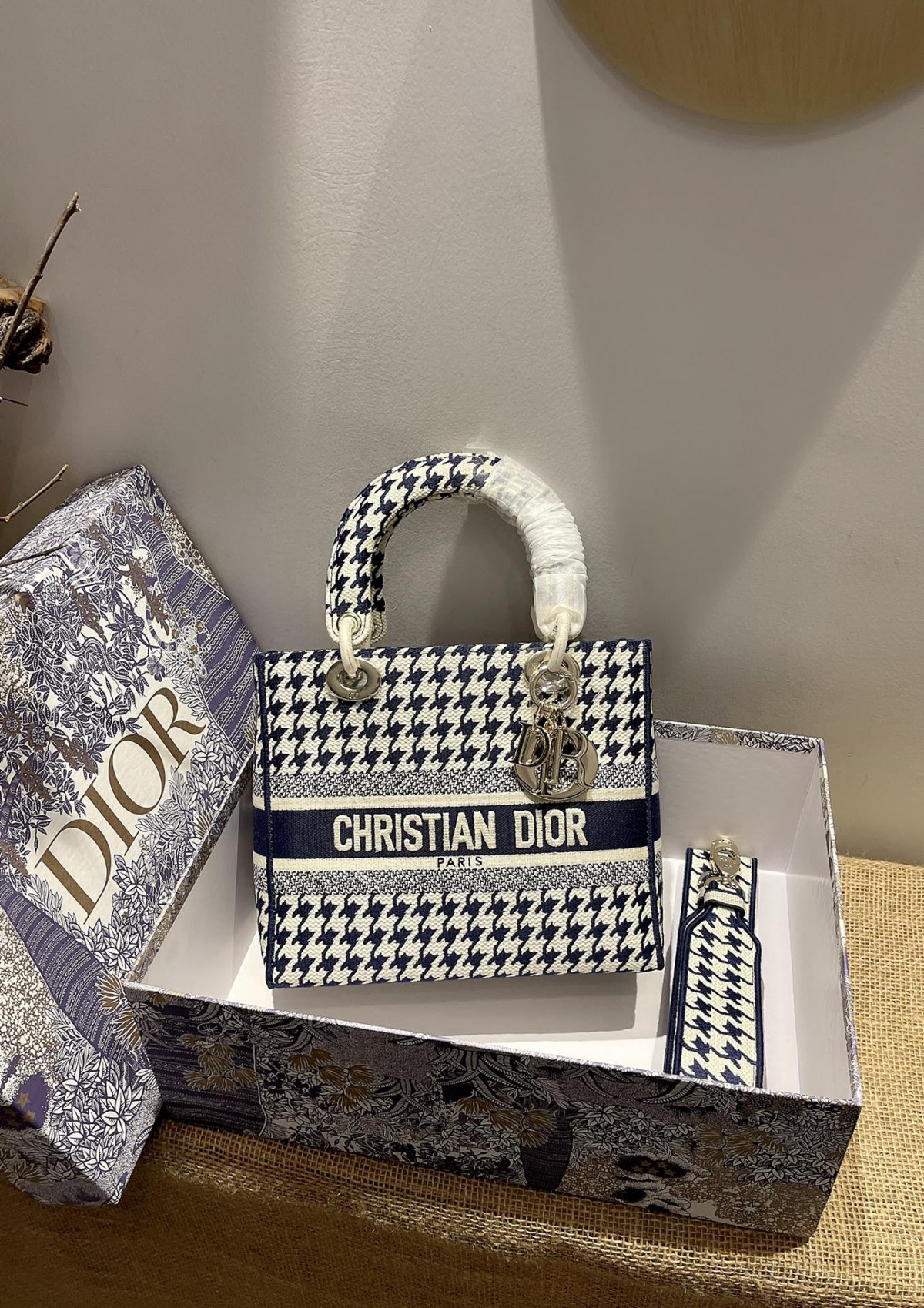 Oblique Lady Dior replica bags are so beautiful! (2022 Special)-Best Quality designer Bag Review, and online shopping, designer bag ru