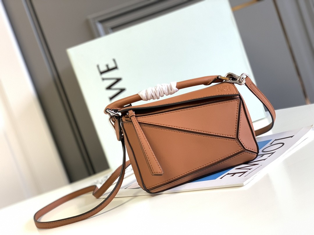 Where can I buy good quality and cheap Loewe Puzzle replica bags in NYC (2022 Updated)-Best Quality designer Bag Review, and online shopping, designer bag ru Where can I buy good quality and cheap Loewe Puzzle replica bags in NYC (2022 Updated)-Best Quality designer Bag Review, and online shopping, designer bag ru