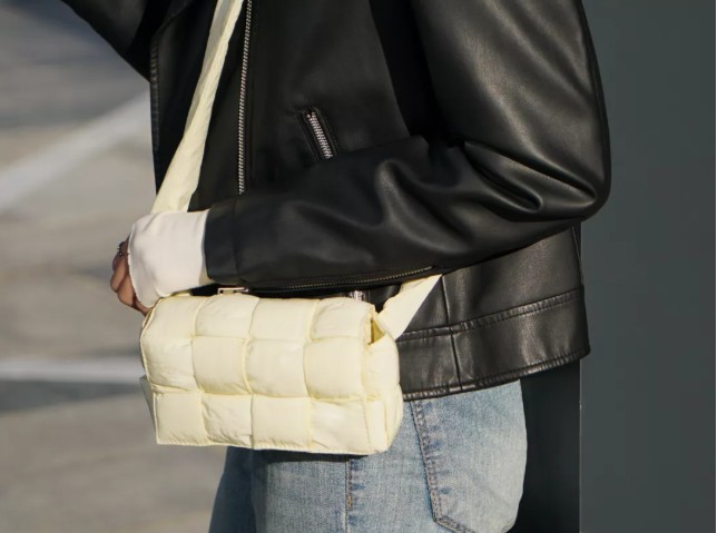Daniel Lee quit! Hurry up and buy Bottega Veneta replica bags! (2022 Updated)-Best Quality designer Bag Review, and online shopping, designer bag ru Daniel Lee quit! Hurry up and buy Bottega Veneta replica bags! (2022 Updated)-Best Quality designer Bag Review, and online shopping, designer bag ru