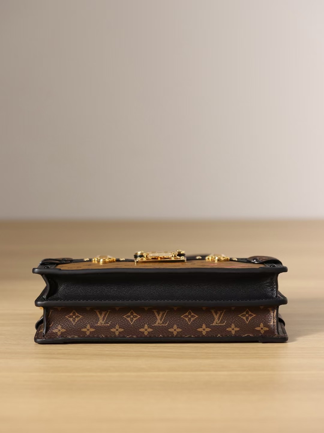 Louis Vuitton stores can not buy, why I buy top replica M43596 TRUNK CLUTCH bags? (2022 updated))-Best Quality designer Bag Review, and online shopping, designer bag ru