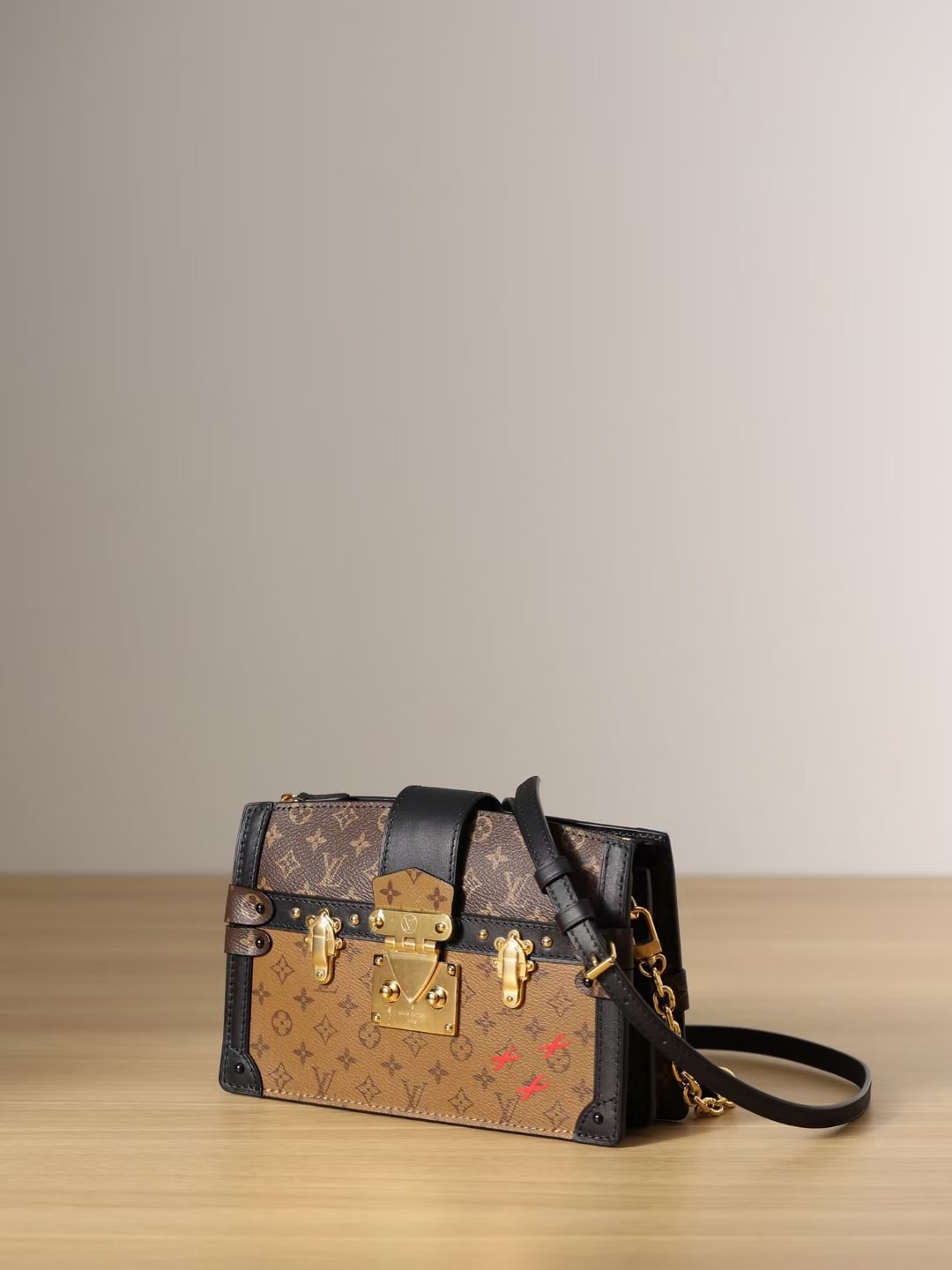 Louis Vuitton stores can not buy, why I buy top replica M43596 TRUNK CLUTCH bags? (2022 updated))-Best Quality designer Bag Review, and online shopping, designer bag ru
