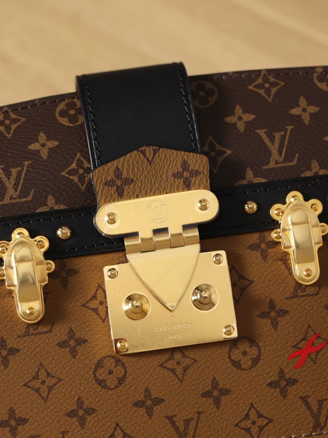 Louis Vuitton stores can not buy, why I buy top replica M43596 TRUNK CLUTCH bags? (2022 updated))-Best Quality designer Bag Review, and online shopping, designer bag ru