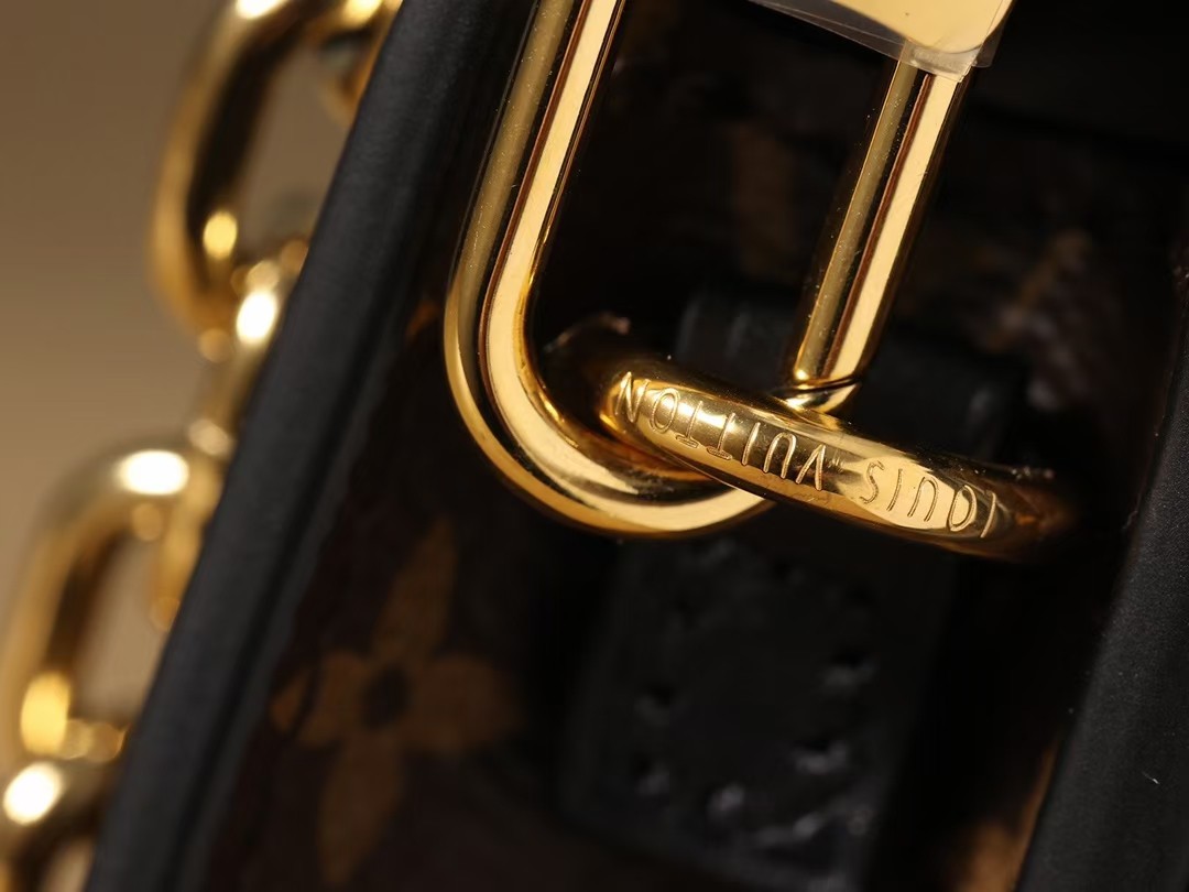 Louis Vuitton stores can not buy, why I buy top replica M43596 TRUNK CLUTCH bags? (2022 updated))-Best Quality designer Bag Review, and online shopping, designer bag ru