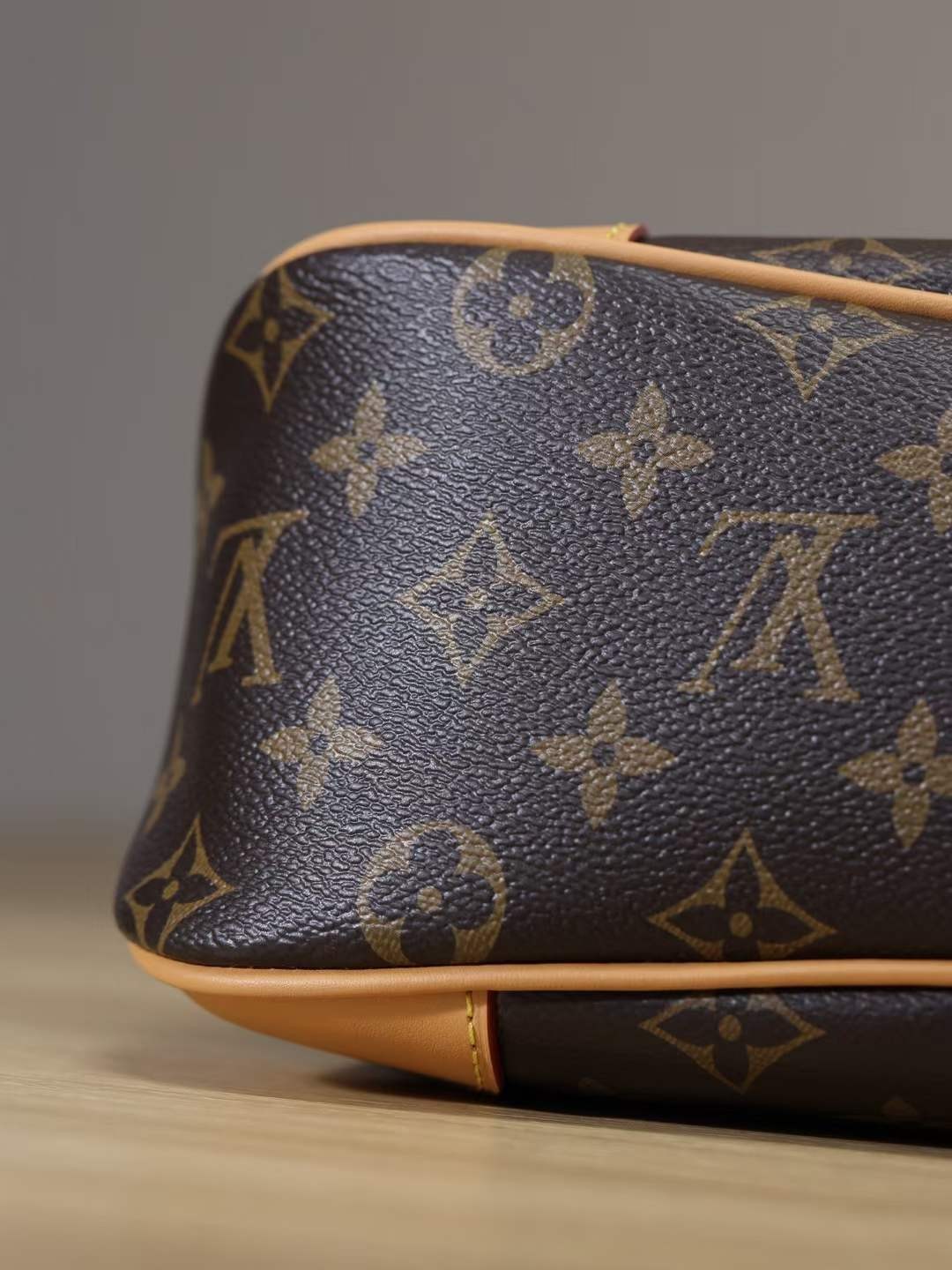 Louis Vuitton M45832 Boulogne Top Replica Handbag Overall Appearance (2022 Latest)-Best Quality designer Bag Review, and online shopping, designer bag ru