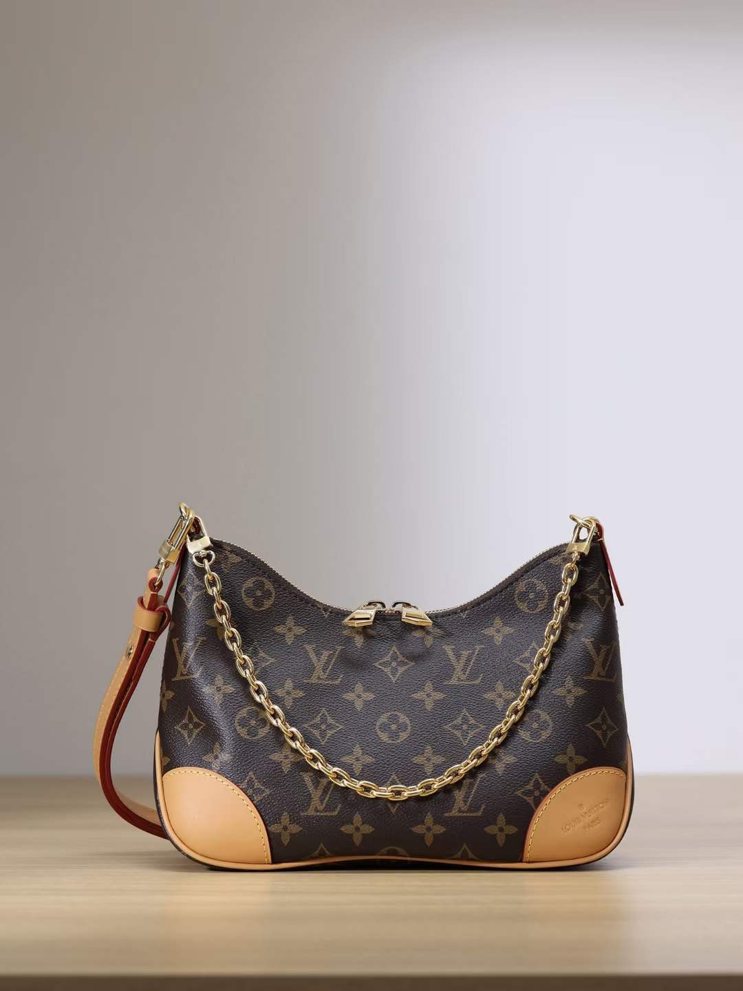 Louis Vuitton M45832 Boulogne Top Replica Handbag Overall Appearance (2022 Latest)-Best Quality designer Bag Review, and online shopping, designer bag ru