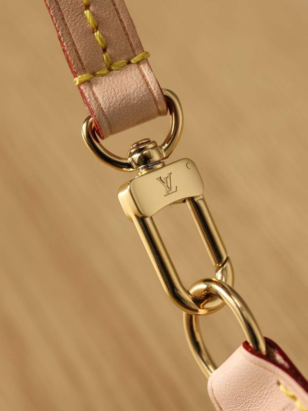 Louis Vuitton M40712 Pochette Accessoires top replica bag 23.5 x 13.5 x 4 cm hardware details (2022 Edition)-Best Quality designer Bag Review, and online shopping, designer bag ru