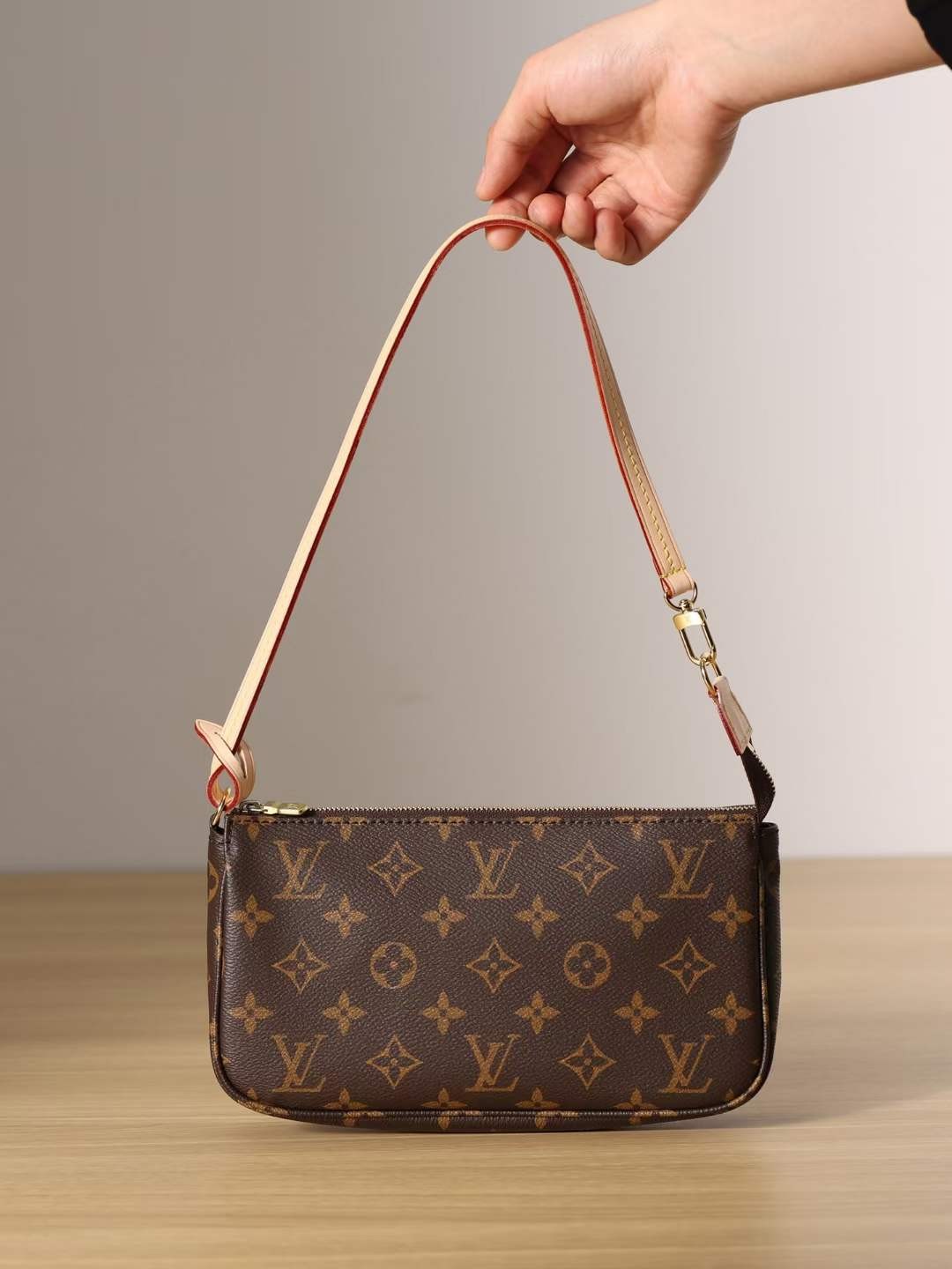 Louis Vuitton M40712 Pochette Accessoires top replica bag 23.5 x 13.5 x 4 cm (2022 Latest)-Best Quality designer Bag Review, and online shopping, designer bag ru