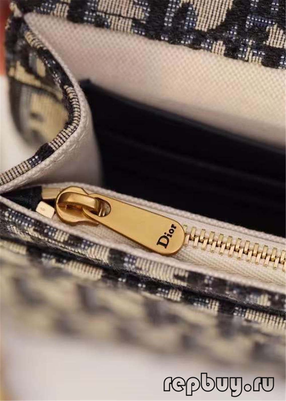 Dior top replica saddle clutch bag 22cm blue jacquard fabric Oblique print craft details (2022 Edition)-Best Quality designer Bag Review, and online shopping, designer bag ru Dior top replica saddle clutch bag 22cm blue jacquard fabric Oblique print craft details (2022 Edition)-Best Quality designer Bag Review, and online shopping, designer bag ru