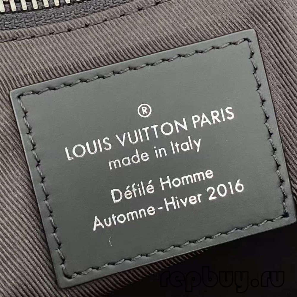 Louis Vuitton M40511 Voyager Traveler Men’s Top Replica Messenger Bag Fabric and hardware details (2022 Updated)-Best Quality designer Bag Review, and online shopping, designer bag ru