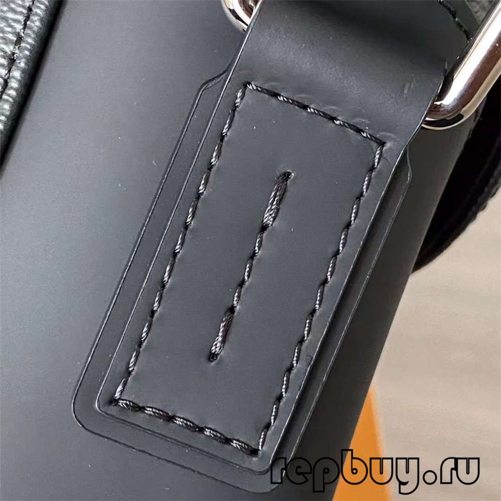 Louis Vuitton M40511 Voyager Traveler Men’s Top Replica Messenger Bag Fabric and hardware details (2022 Updated)-Best Quality designer Bag Review, and online shopping, designer bag ru