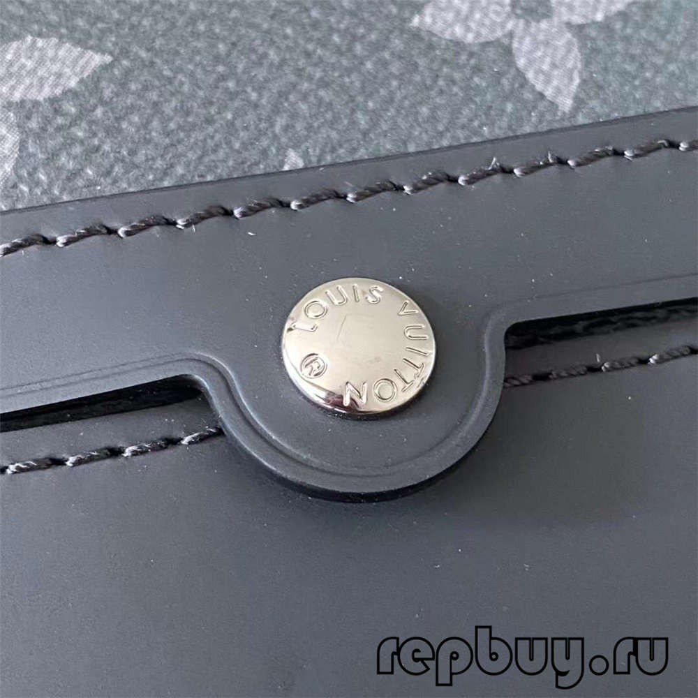 Louis Vuitton M40511 Voyager Traveler Men’s Top Replica Messenger Bag Fabric and hardware details (2022 Updated)-Best Quality designer Bag Review, and online shopping, designer bag ru