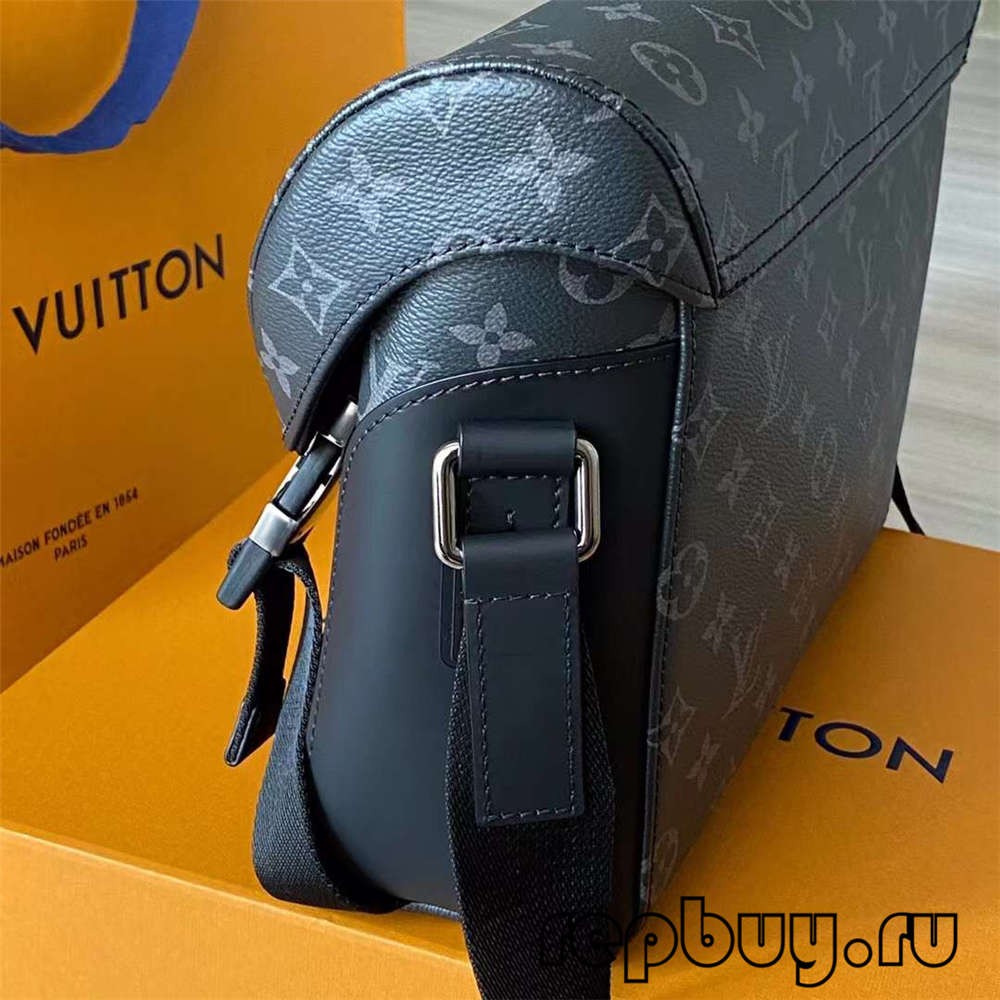 Louis Vuitton M40511 Voyager Traveler Men’s Top Replica Messenger Bag (2022 Latest)-Best Quality designer Bag Review, and online shopping, designer bag ru