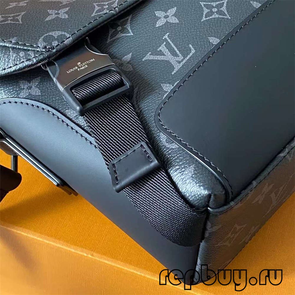 Louis Vuitton M40511 Voyager Traveler Men’s Top Replica Messenger Bag (2022 Latest)-Best Quality designer Bag Review, and online shopping, designer bag ru