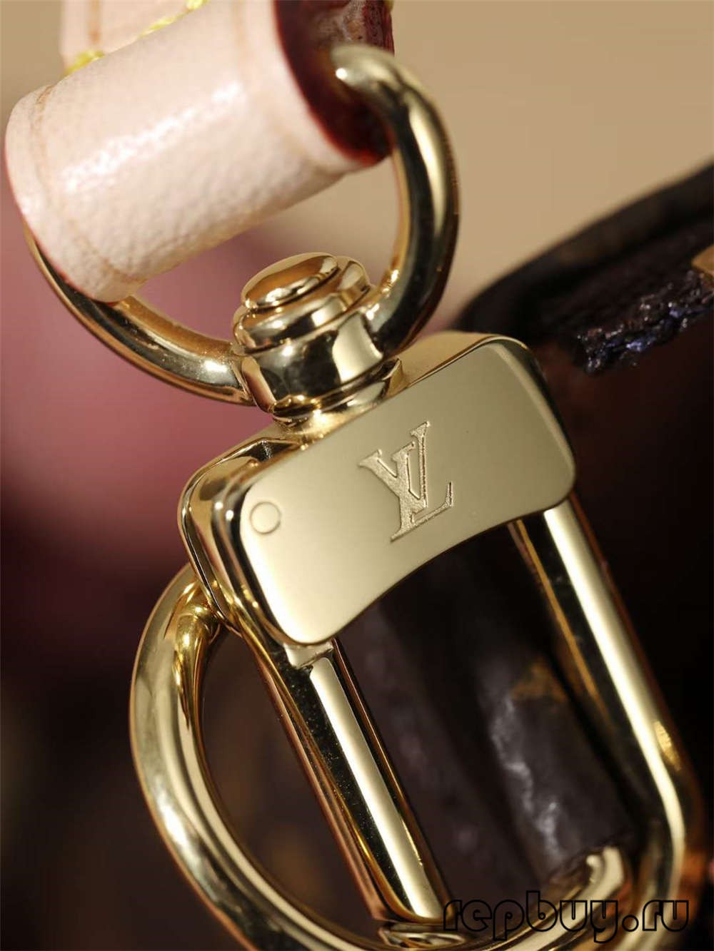 Louis Vuitton M40712 Pochette Accessoires top Replica Handbags Zipper Detail (2022 Updated)-Best Quality designer Bag Review, and online shopping, designer bag ru