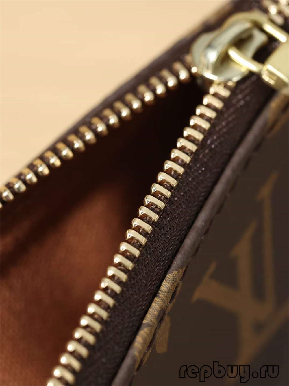 Louis Vuitton M40712 Pochette Accessoires top Replica Handbags Zipper Detail (2022 Updated)-Best Quality designer Bag Review, and online shopping, designer bag ru