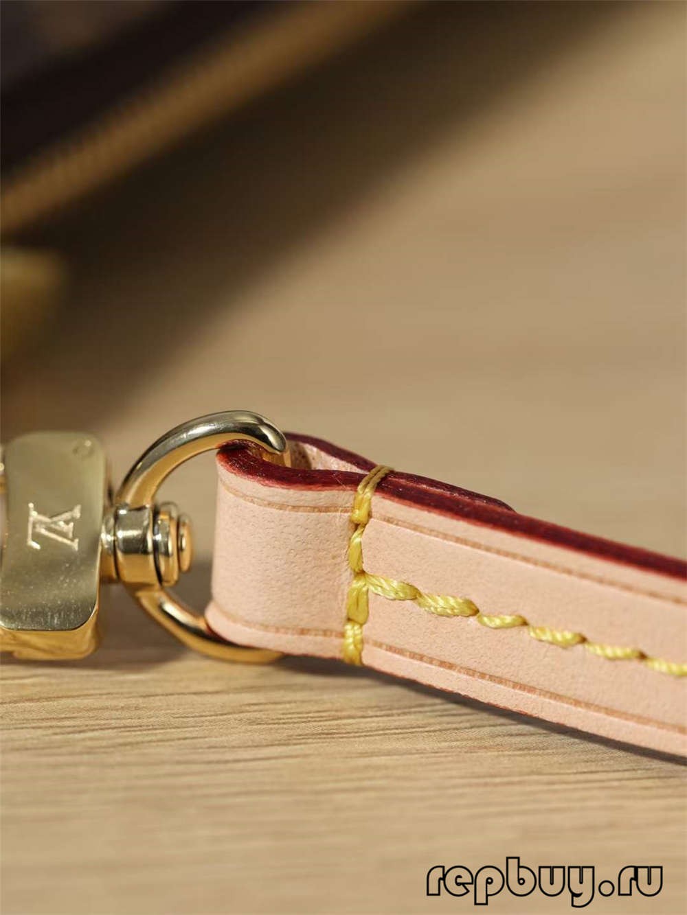 Louis Vuitton M40712 Pochette Accessoires top replica handbags Closure Logo and hardware details (2022 Special)-Best Quality designer Bag Review, and online shopping, designer bag ru