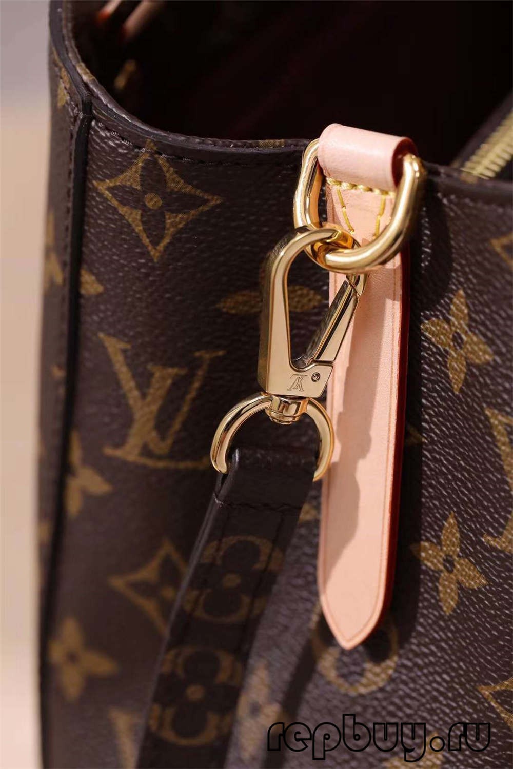 Louis Vuitton M41055 29cm Montaigne BB top replica bags Craftsmanship details (2022 Latest)-Best Quality designer Bag Review, and online shopping, designer bag ru