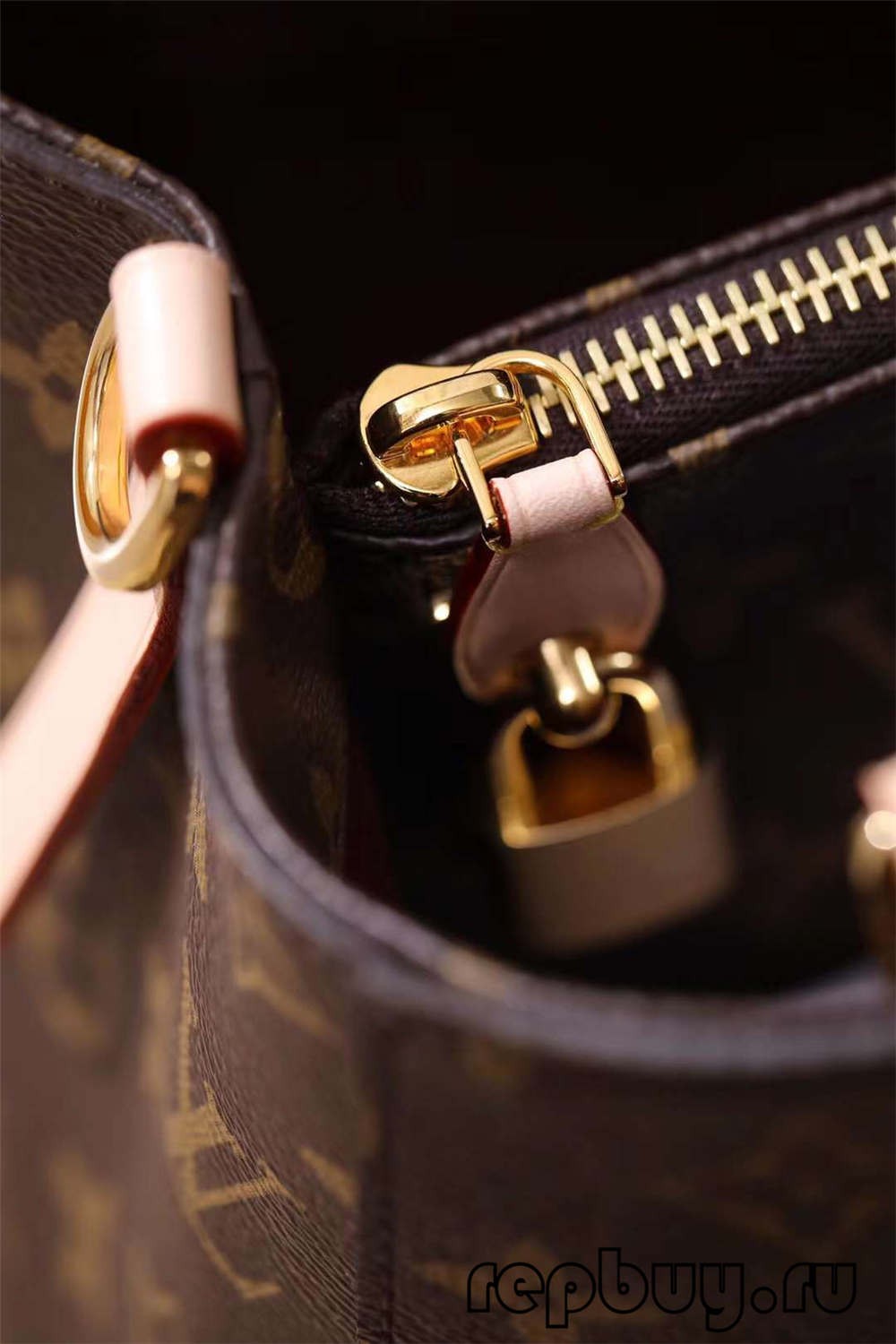 Louis Vuitton M41055 29cm Montaigne BB top replica bags Craftsmanship details (2022 Latest)-Best Quality designer Bag Review, and online shopping, designer bag ru