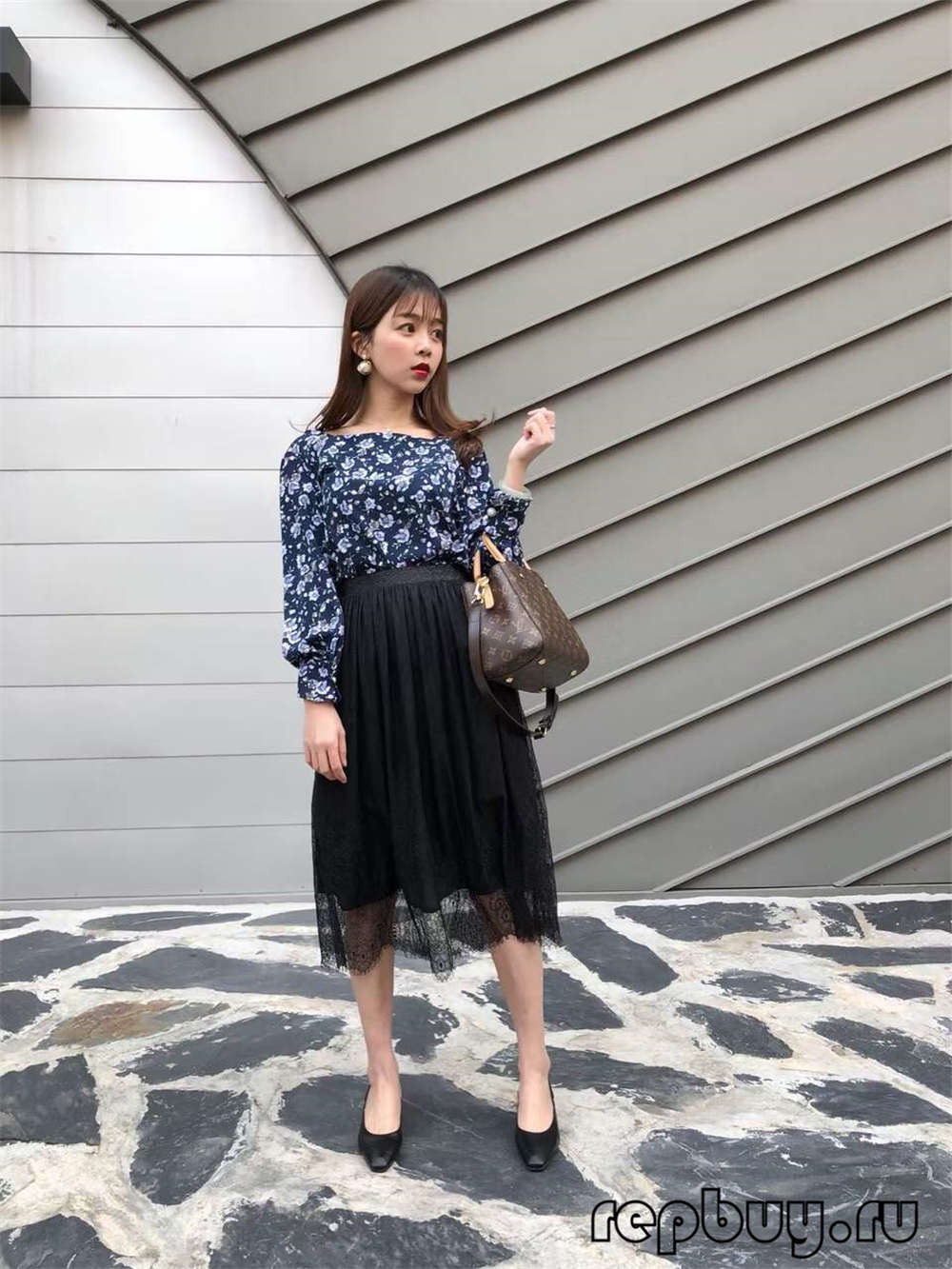 Louis Vuitton M41055 Montaigne BB Top Replica Handbags Use Effect (2022 Latest)-Best Quality designer Bag Review, and online shopping, designer bag ru Louis Vuitton M41055 Montaigne BB Top Replica Handbags Use Effect (2022 Latest)-Best Quality designer Bag Review, and online shopping, designer bag ru