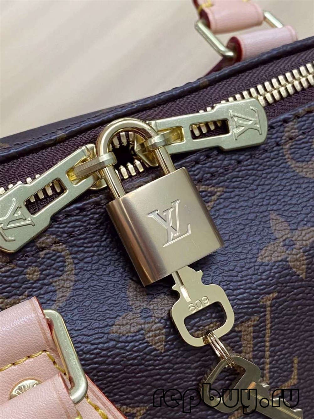 Louis Vuitton M41113 Speed 25 Top Replica Handbags Hardware Details (2022 Updated)-Best Quality designer Bag Review, and online shopping, designer bag ru