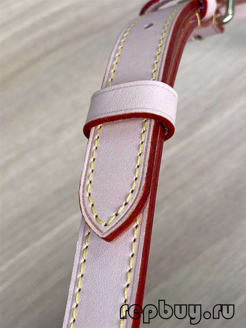 Louis Vuitton M41113 Speed 25 Top Replica Handbags Hardware Details (2022 Updated)-Best Quality designer Bag Review, and online shopping, designer bag ru