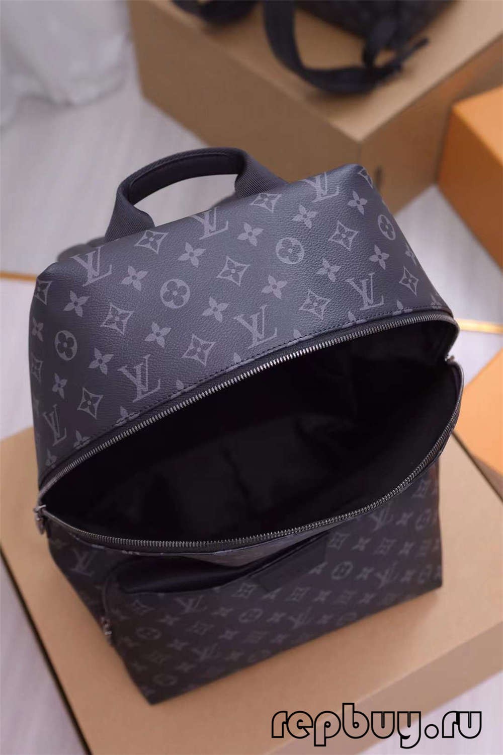 Louis Vuitton M43186 Discovery 40cm Top duffel bag Fabric and stitching details (2022 Udated)-Best Quality designer Bag Review, and online shopping, designer bag ru Louis Vuitton M43186 Discovery 40cm Top duffel bag Fabric and stitching details (2022 Udated)-Best Quality designer Bag Review, and online shopping, designer bag ru