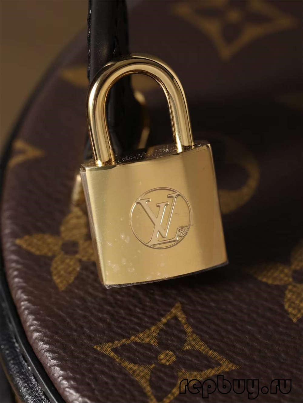 Louis Vuitton M43986 CANNES top replica handbags Hardware and interior pocket details (2022 Updated)-Best Quality designer Bag Review, and online shopping, designer bag ru