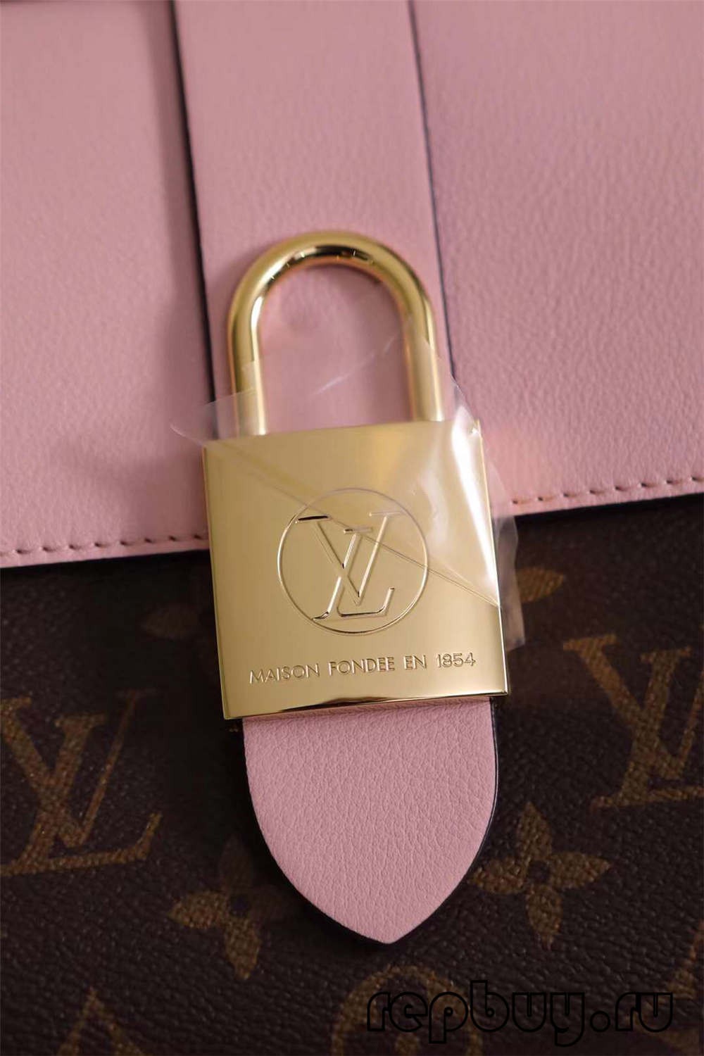 Louis Vuitton M44080 20cm Lock BB Pink Top Replica Bags (2022 Edition)-Best Quality designer Bag Review, and online shopping, designer bag ru