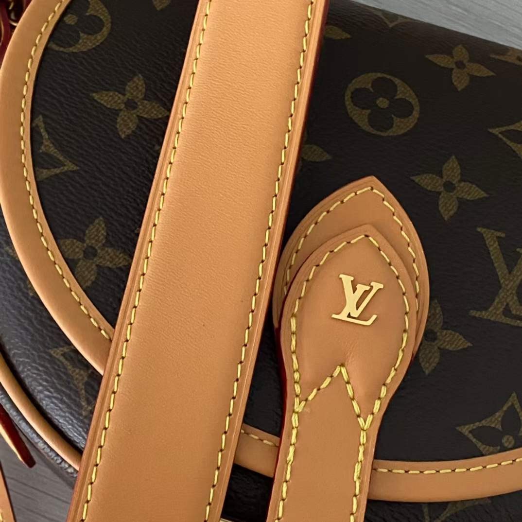Louis Vuitton M44860 Tambourin top replica handbags Logo and stitching details (2022 Updated)-Best Quality designer Bag Review, and online shopping, designer bag ru Louis Vuitton M44860 Tambourin top replica handbags Logo and stitching details (2022 Updated)-Best Quality designer Bag Review, and online shopping, designer bag ru