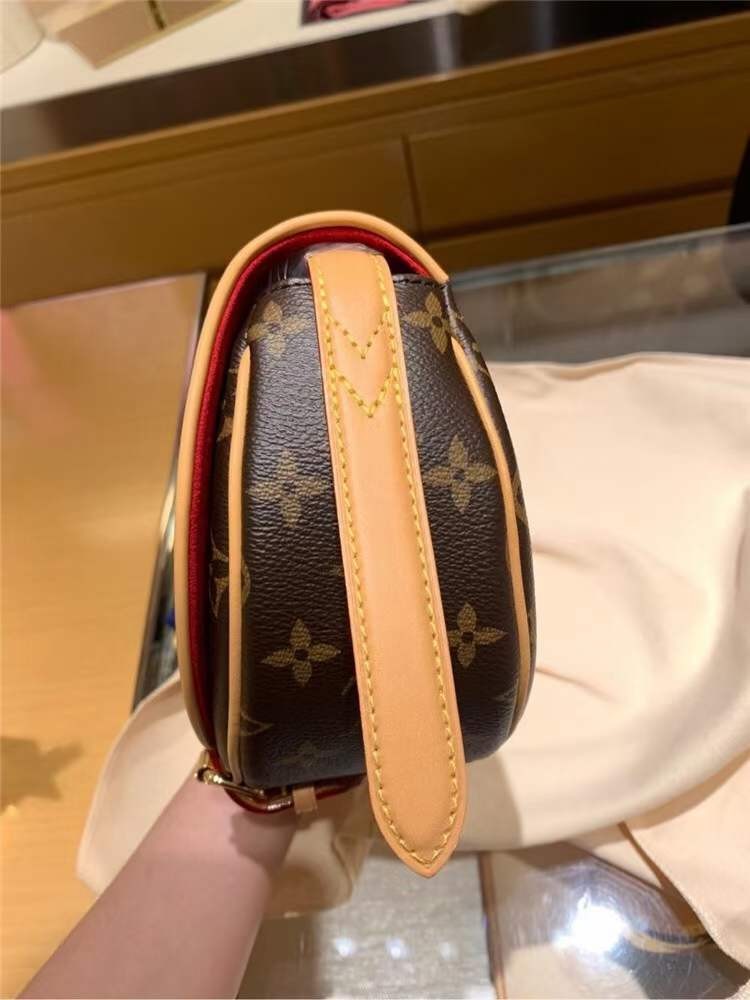 Louis Vuitton M44860 Tambourin Top Replica Handbag view (2022 Updated)-Best Quality designer Bag Review, and online shopping, designer bag ru