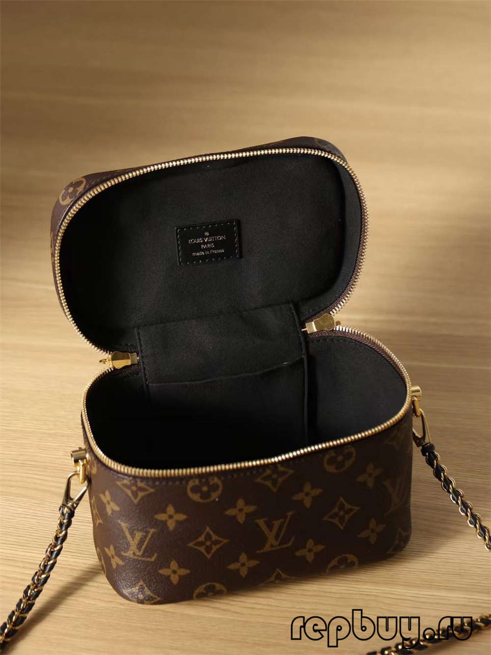 Louis Vuitton M45165 VANITY Small Top Replica Handbag Logo and Closure Detail (2022 Updated)-Best Quality designer Bag Review, and online shopping, designer bag ru