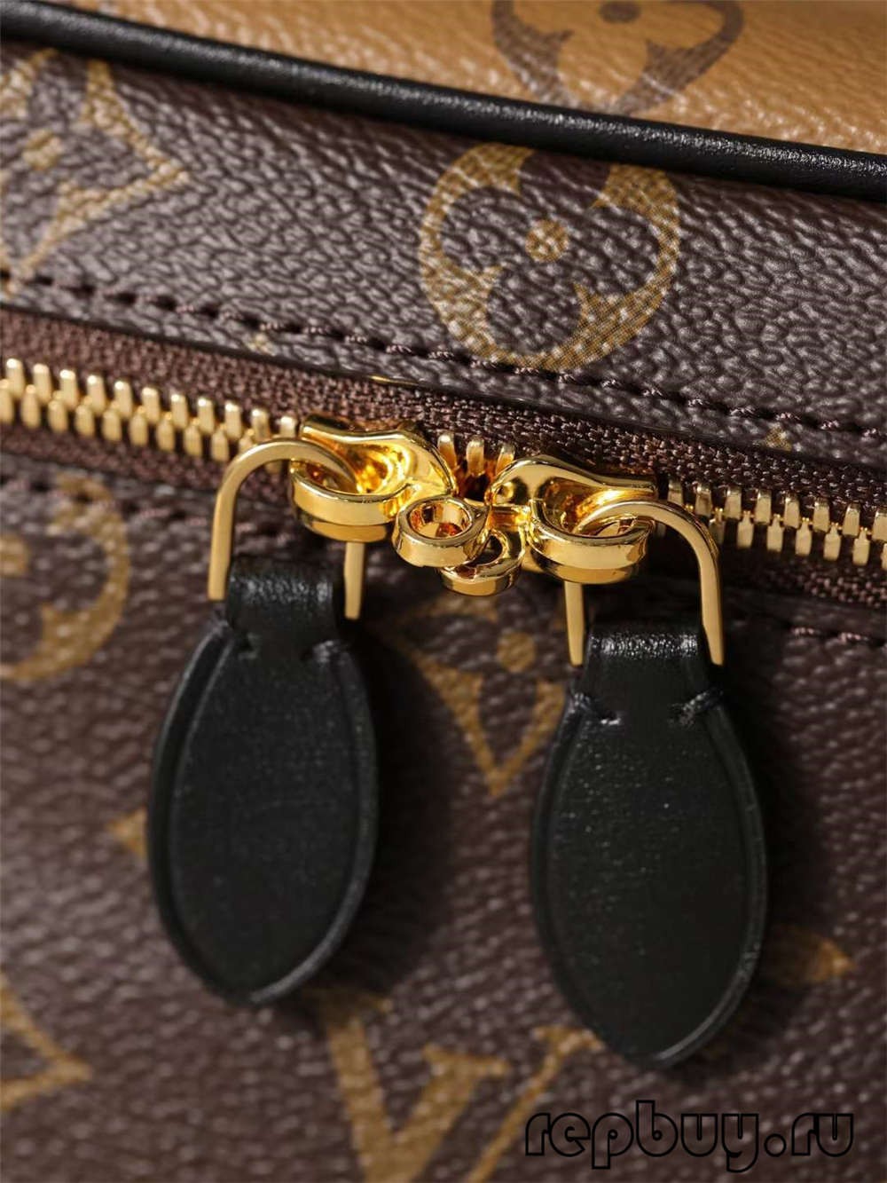 Louis Vuitton M45165 VANITY Small Top Replica Handbag Logo and Closure Detail (2022 Updated)-Best Quality designer Bag Review, and online shopping, designer bag ru