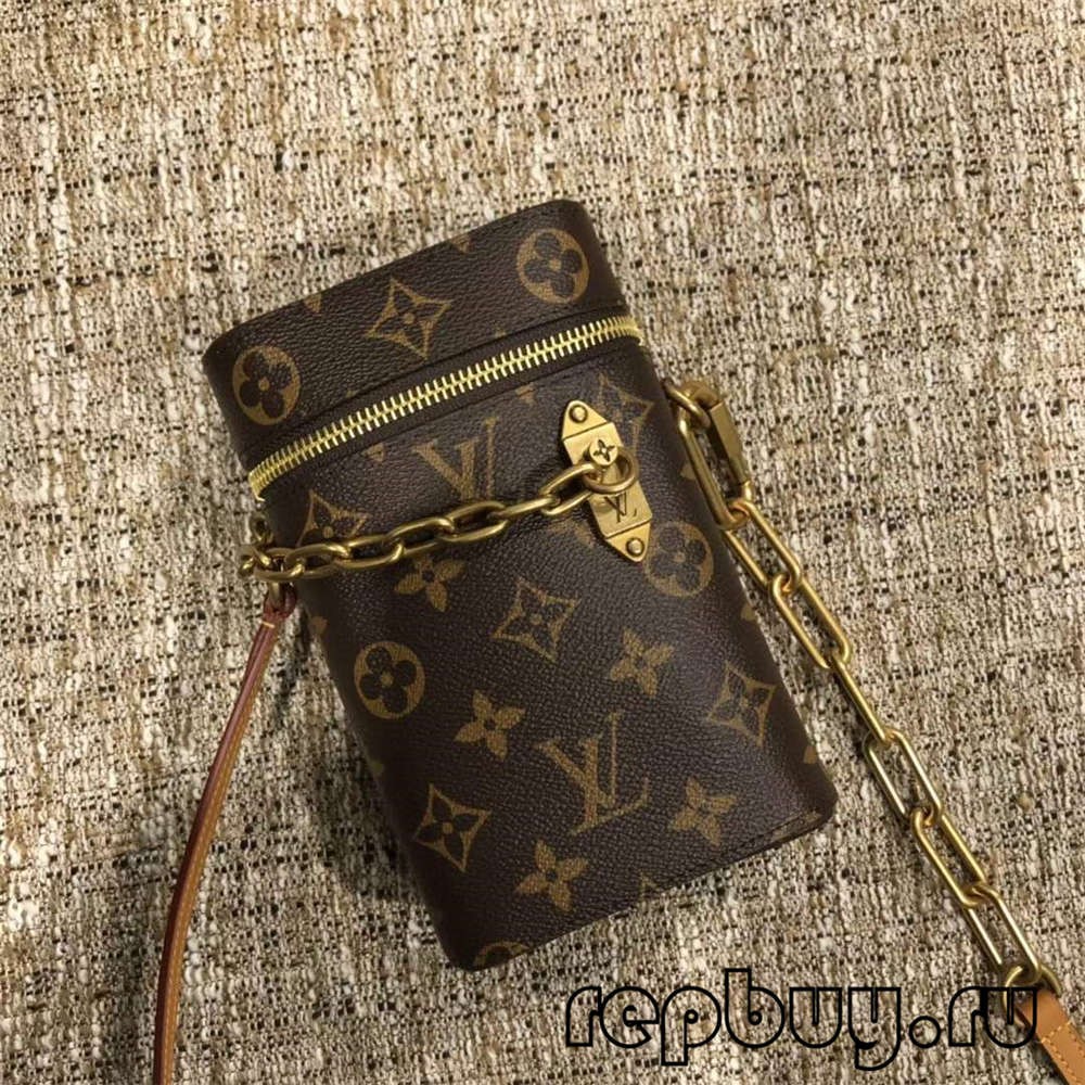 图片包含 对
描述已自动生成