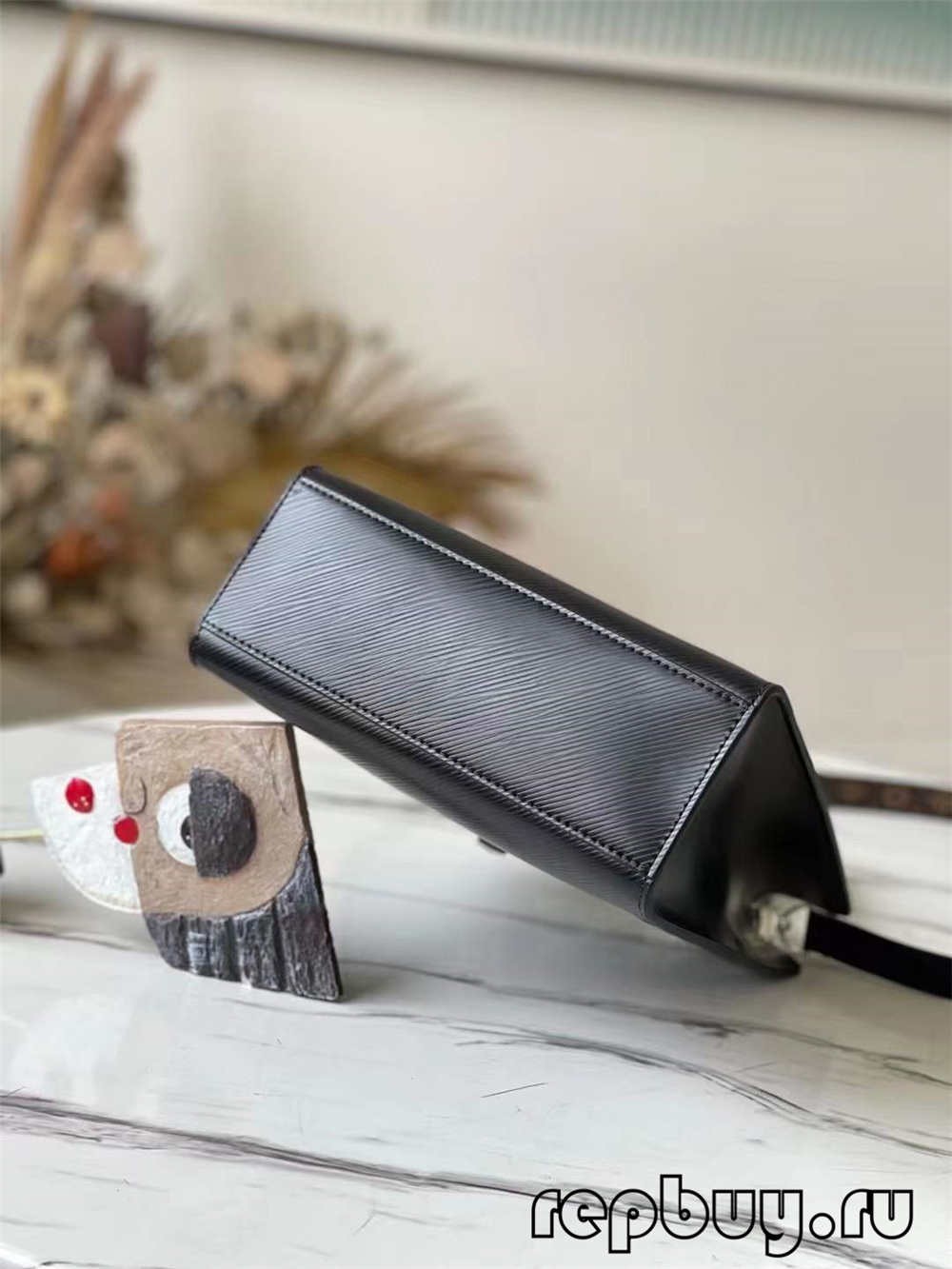 Louis Vuitton M58660 Petit Sac Plat top quality replica bag (2022 updated)-Best Quality designer Bag Review, and online shopping, designer bag ru Louis Vuitton M58660 Petit Sac Plat top quality replica bag (2022 updated)-Best Quality designer Bag Review, and online shopping, designer bag ru