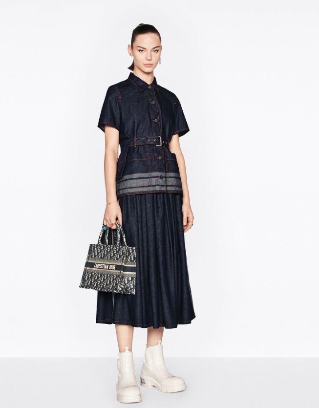Dior Book Tote has a new small size, with sizes increasing to 4 (2022 latest)-Best Quality designer Bag Review, and online shopping, designer bag ru