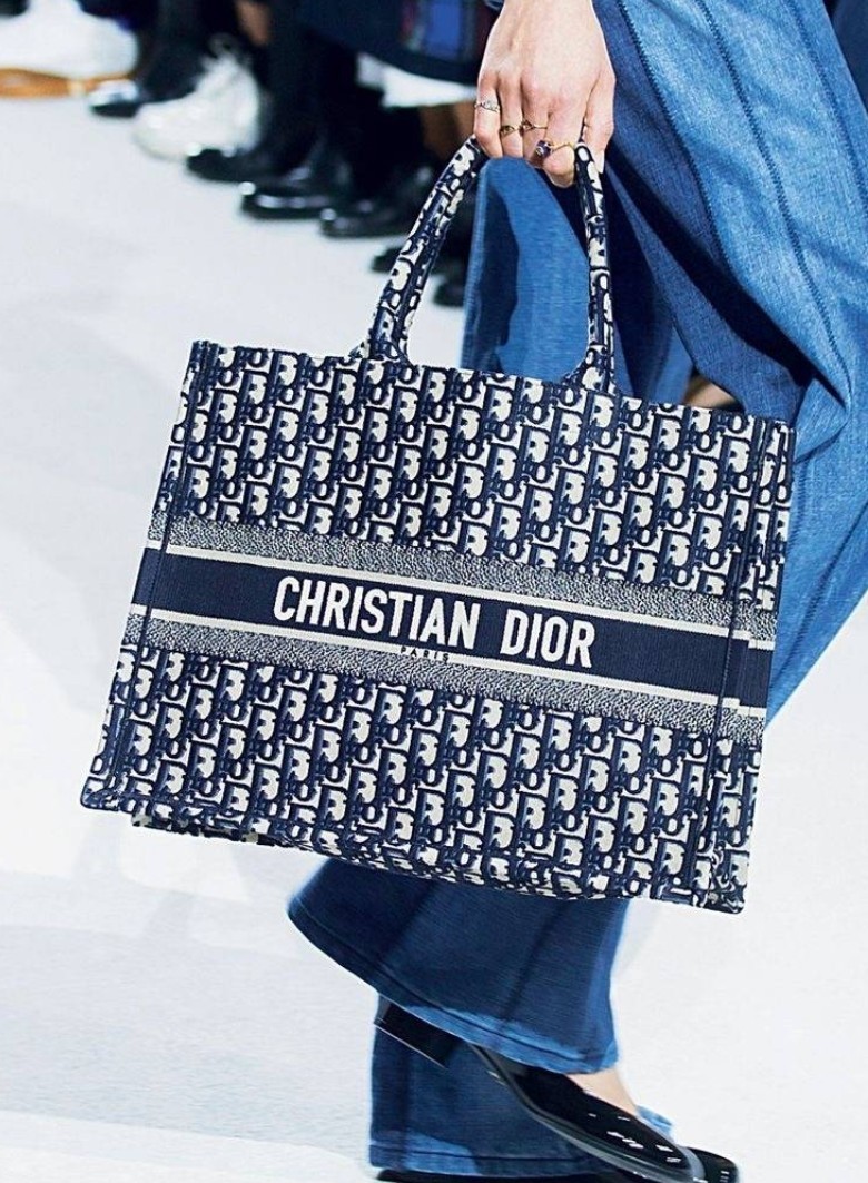 The most comprehensive Dior Book Tote introduction and replica bags buying advice (2022 update)-Best Quality designer Bag Review, and online shopping, designer bag ru The most comprehensive Dior Book Tote introduction and replica bags buying advice (2022 update)-Best Quality designer Bag Review, and online shopping, designer bag ru