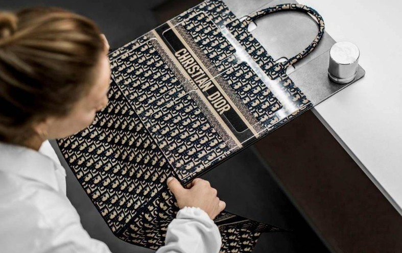 The most comprehensive Dior Book Tote introduction and replica bags buying advice (2022 update)-Best Quality designer Bag Review, and online shopping, designer bag ru The most comprehensive Dior Book Tote introduction and replica bags buying advice (2022 update)-Best Quality designer Bag Review, and online shopping, designer bag ru