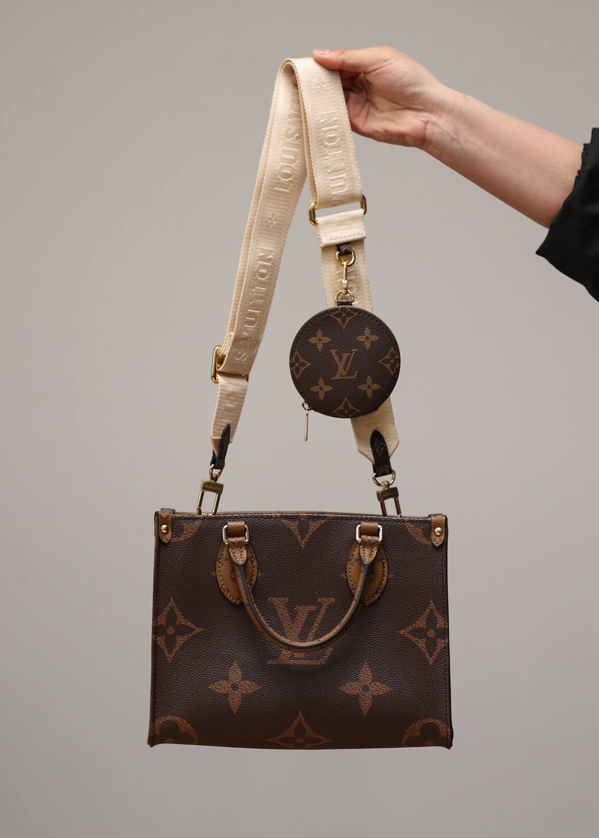 How good quality is a Shebag M46373 ONTHEGO small size?(2023 style with wide shoulder straps)-Best Quality designer Bag Review, and online shopping, designer bag ru
