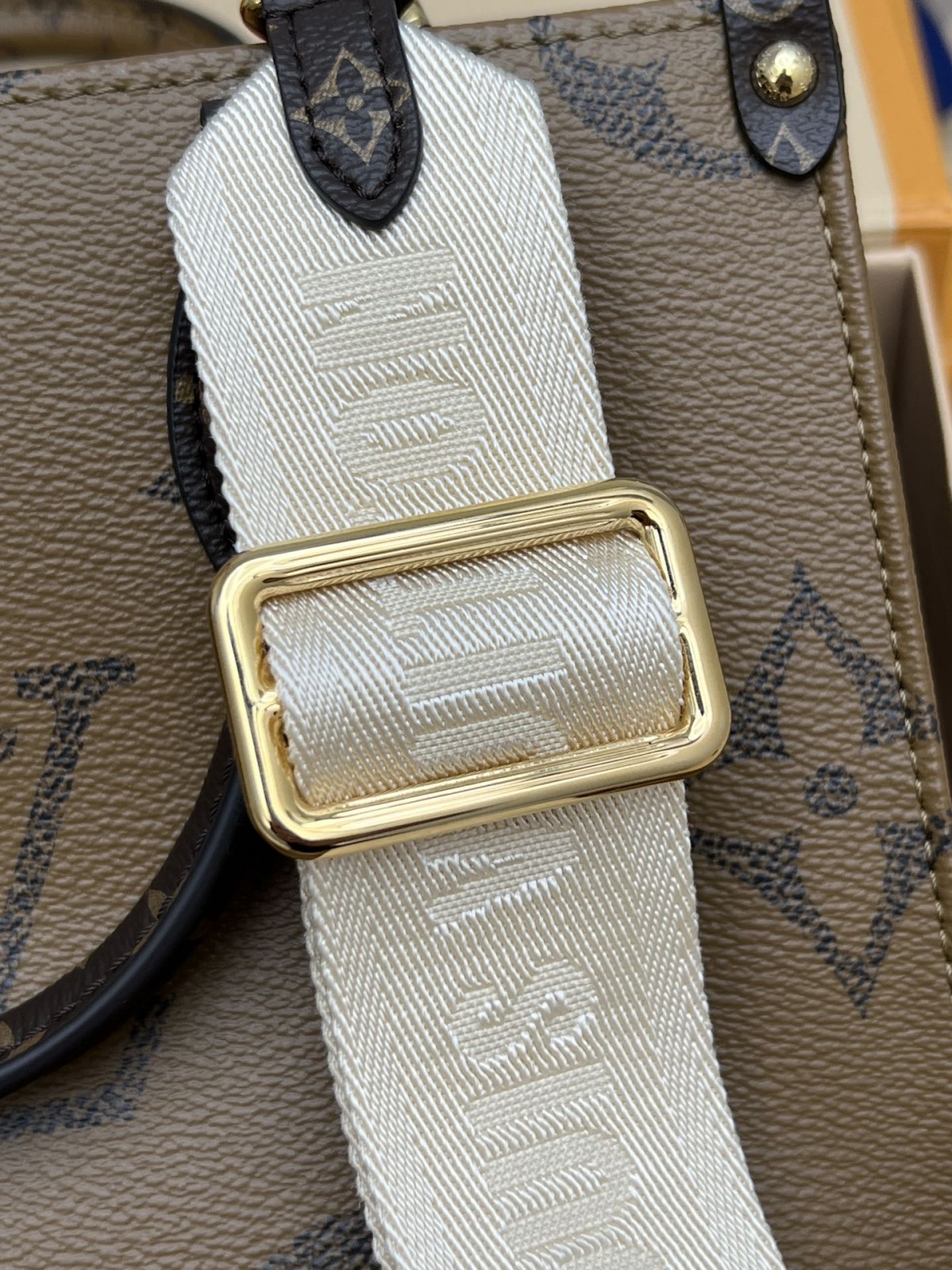 How good quality is a Shebag M46373 ONTHEGO small size?(2023 style with wide shoulder straps)-Best Quality designer Bag Review, and online shopping, designer bag ru