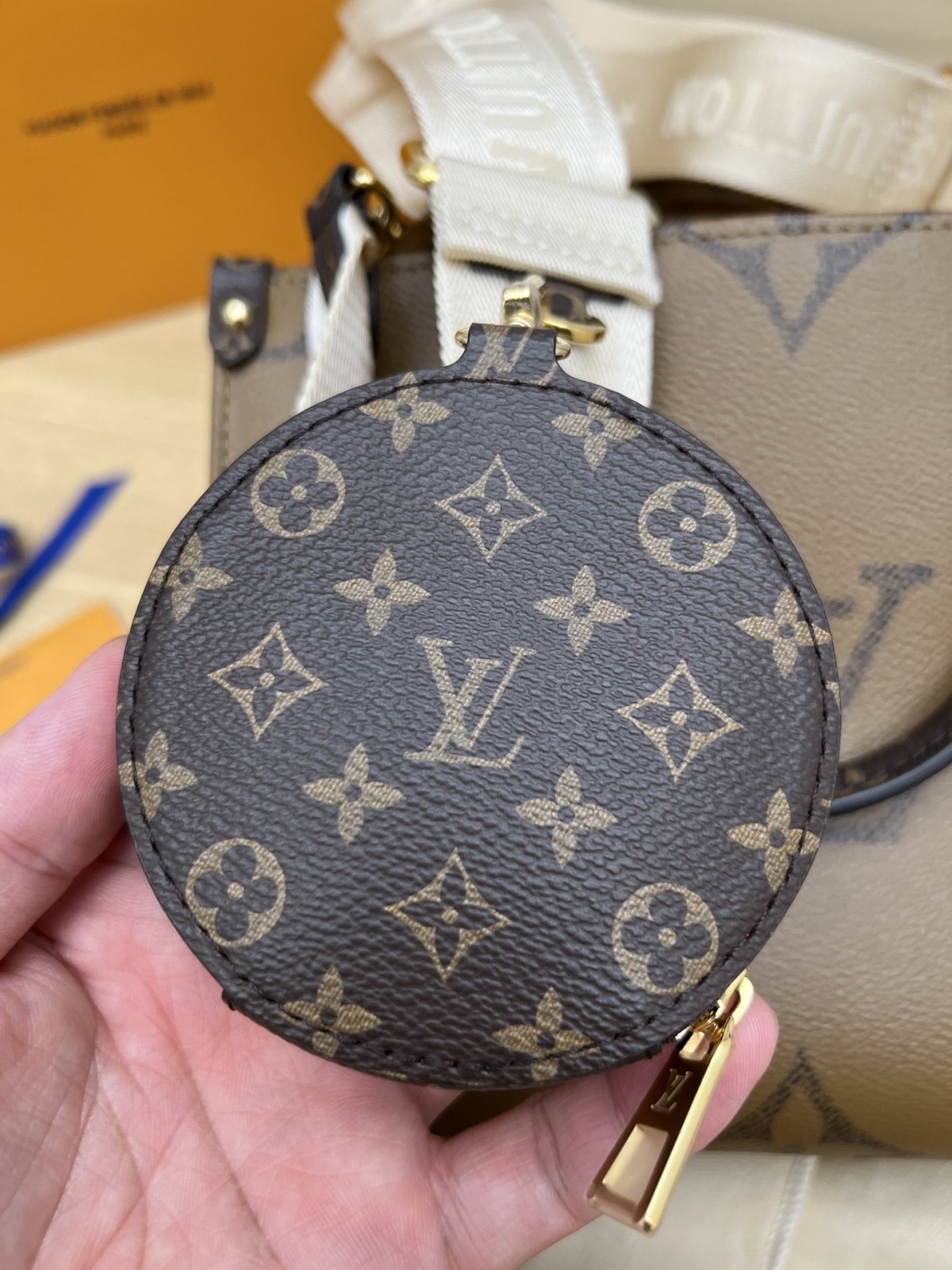 How good quality is a Shebag M46373 ONTHEGO small size?(2023 style with wide shoulder straps)-Best Quality designer Bag Review, and online shopping, designer bag ru