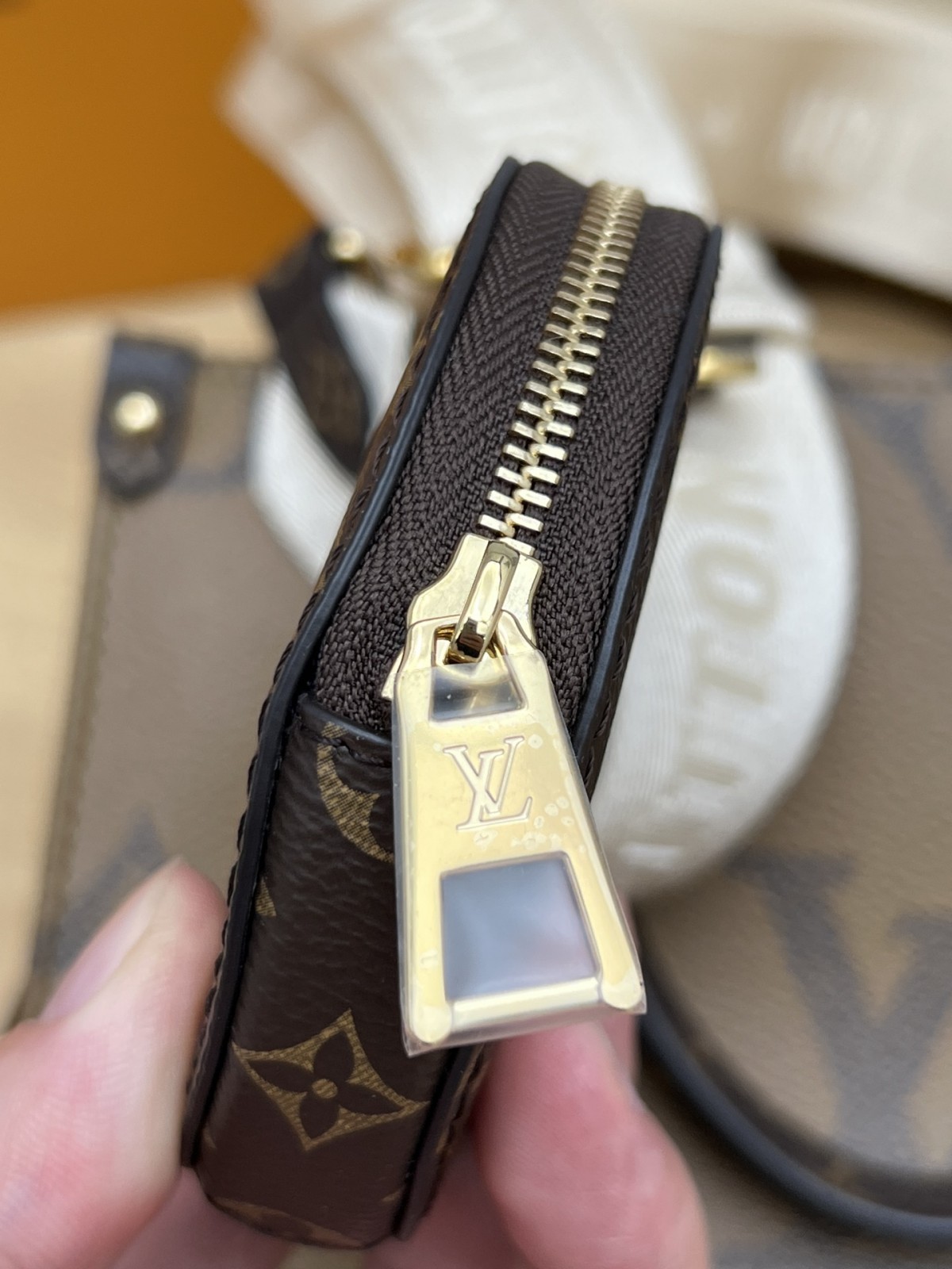 How good quality is a Shebag M46373 ONTHEGO small size?(2023 style with wide shoulder straps)-Best Quality designer Bag Review, and online shopping, designer bag ru