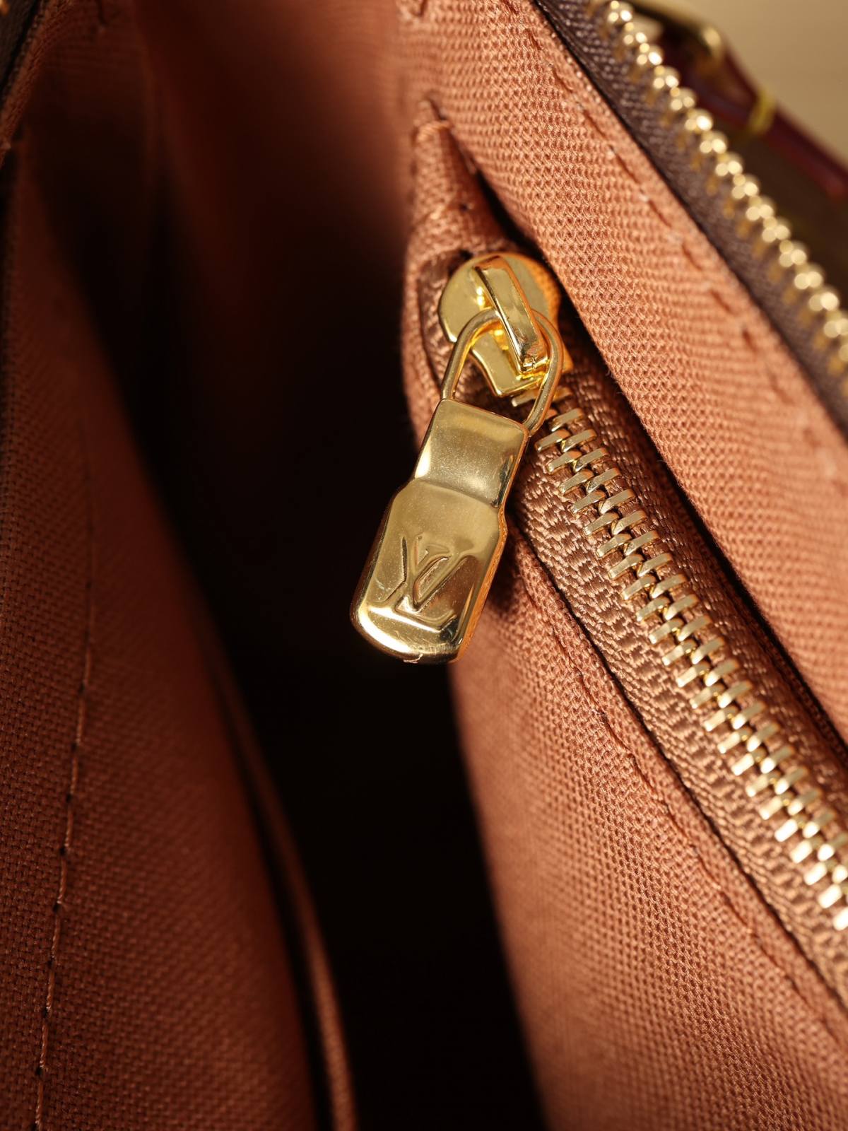 How good quality is a Shebag replica M82766 Louis Vuitton POCHETTE ACCESSOIRES bag? (2024 Week 1)-Best Quality designer Bag Review, and online shopping, designer bag ru How good quality is a Shebag replica M82766 Louis Vuitton POCHETTE ACCESSOIRES bag? (2024 Week 1)-Best Quality designer Bag Review, and online shopping, designer bag ru