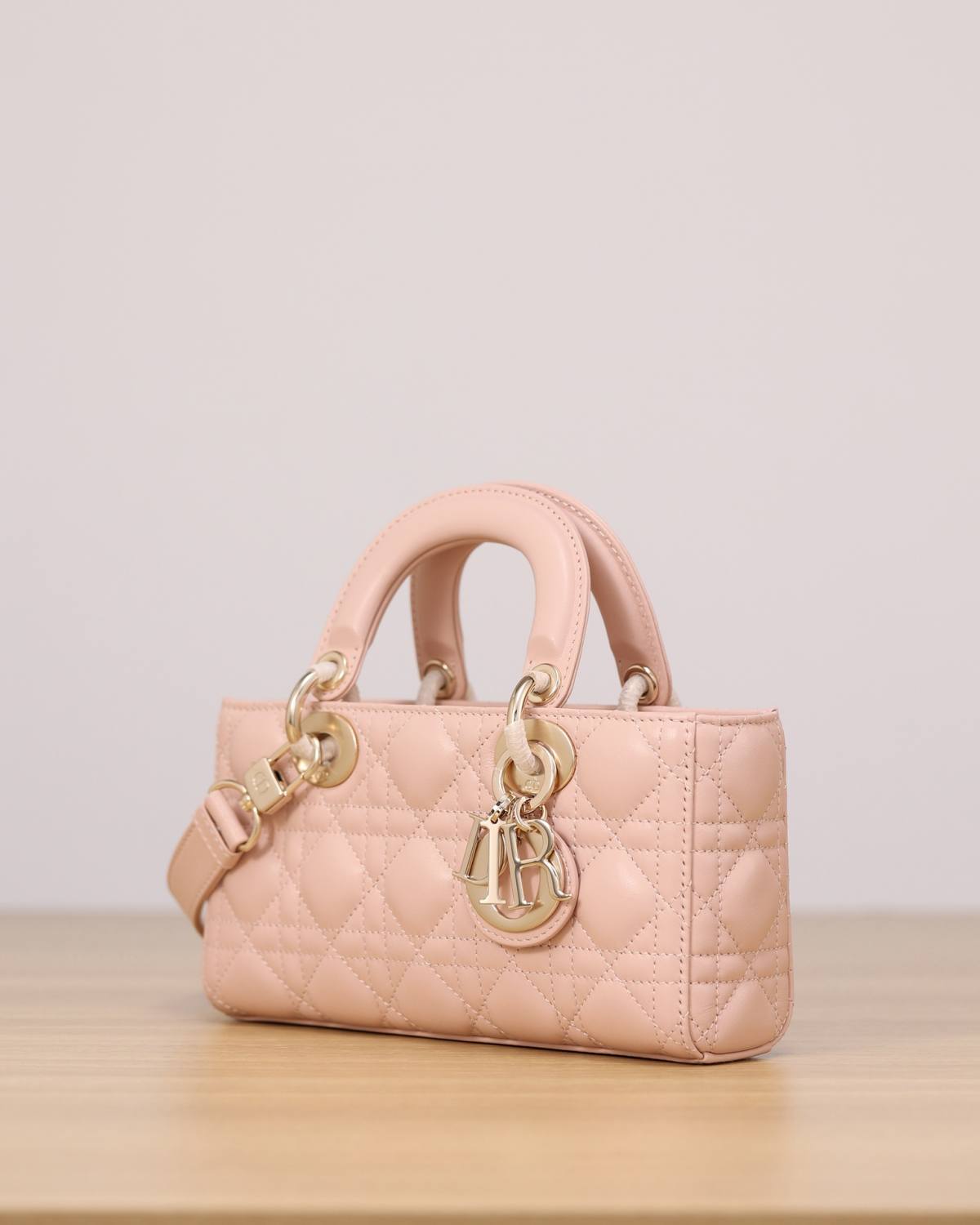 Shebag super replica Lady Dior D Joy pink bag review(2025 July updated)-Best Quality designer Bag Review, and online shopping, designer bag ru
