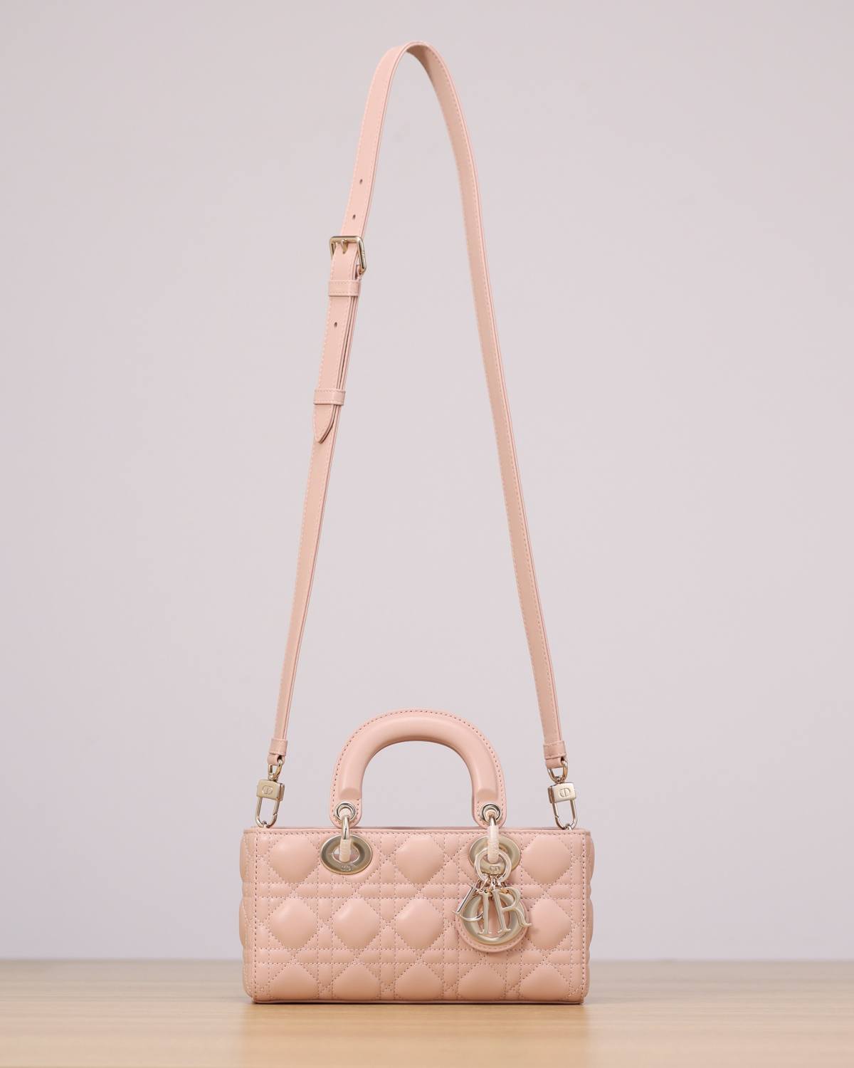 Shebag super replica Lady Dior D Joy pink bag review(2025 July updated)-Best Quality designer Bag Review, and online shopping, designer bag ru