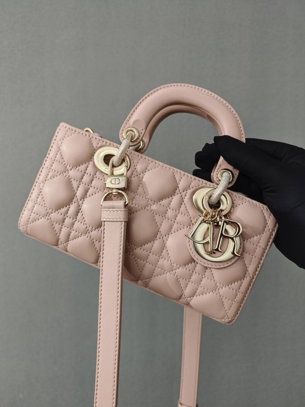Shebag super replica Lady Dior D Joy pink bag review(2025 July updated)-Best Quality designer Bag Review, and online shopping, designer bag ru