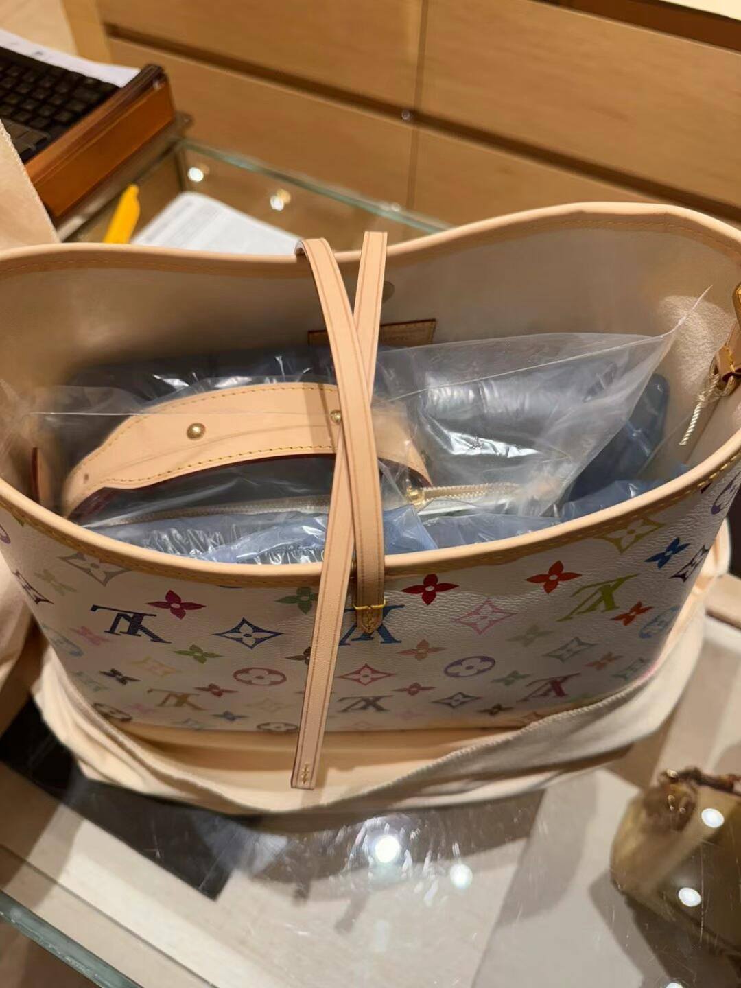 Shebag buys an Authentic Louis Vuitton Carryall white monogram bag(Oct 2025 updated)-Best Quality designer Bag Review, and online shopping, designer bag ru